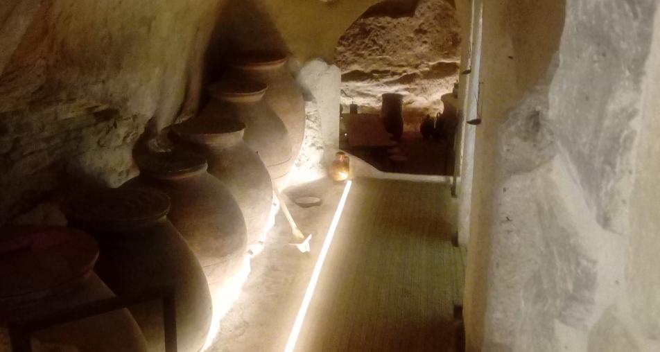 CUEVA BODEGA (HUETE)